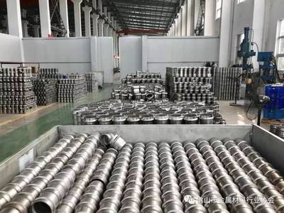 深圳龙华水务高管考察中再德众，共探不锈钢水管管件研发新篇章